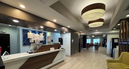 Holiday Inn Express Hotel & Suites Cincinnati-Blue Ash by IHG