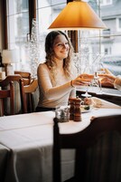 Se sirven almuerzos y cenas, cocina regional