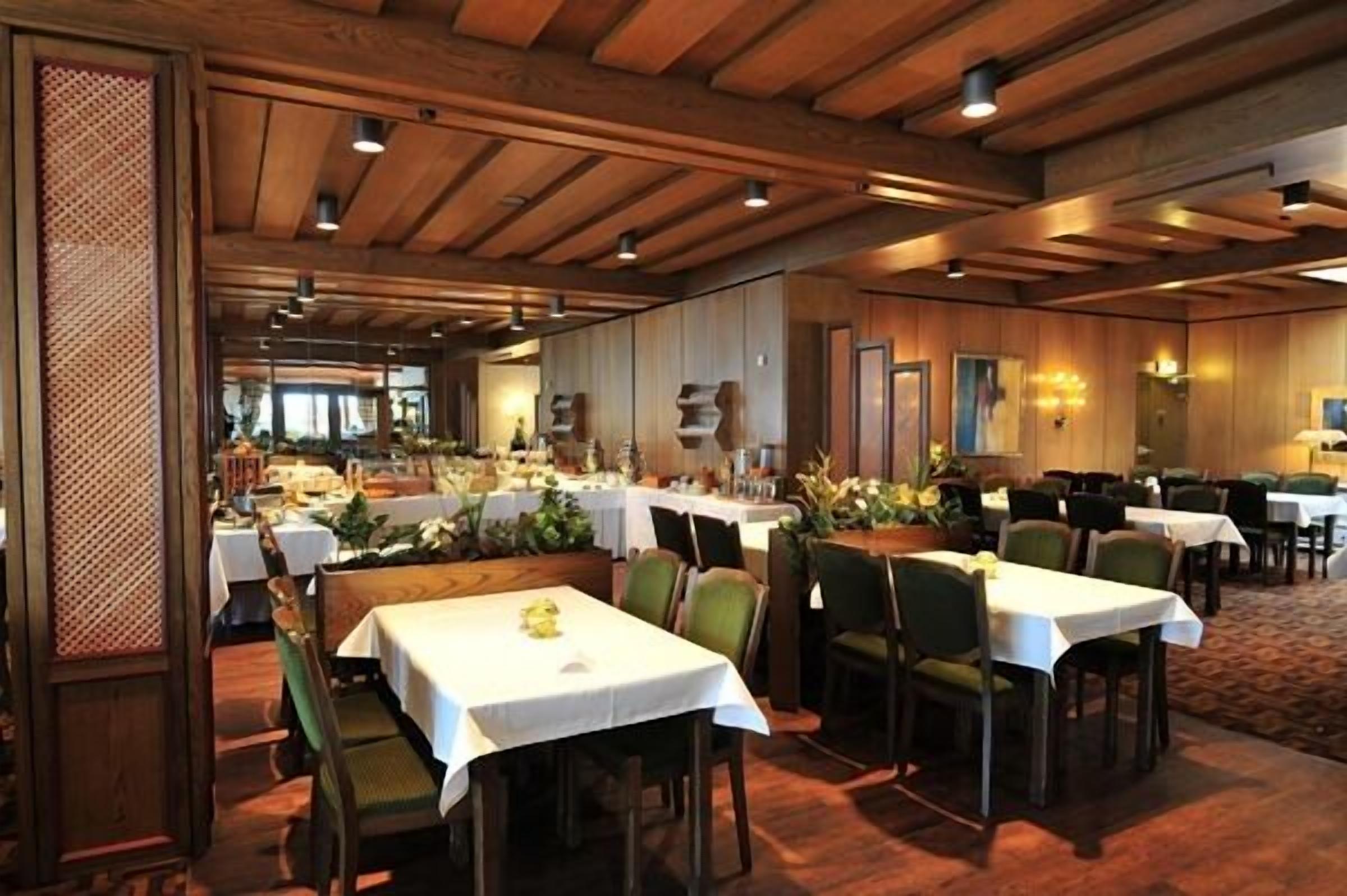 lunch and dinner served, regional cuisine