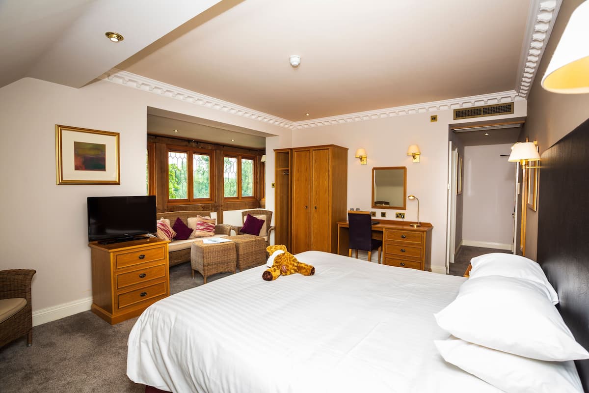 In-room safe, desk, laptop workspace, iron/ironing board