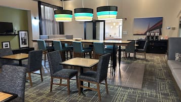 Desayuno continental incluido todos los días