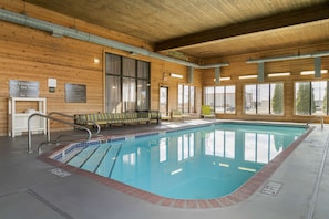 Indoor pool, pool loungers