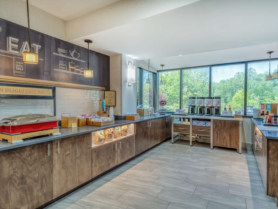 TĂ€gliches inbegriffenes FrĂŒhstĂŒcksbuffet