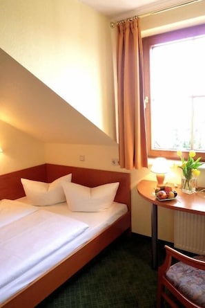 1 bedroom, in-room safe, desk, free WiFi