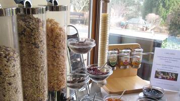 Desayuno buffet (EUR 13 por persona)