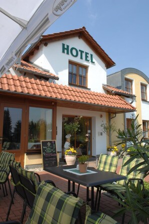Property grounds - Landhotel Dresden (Dresden)
