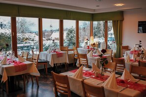 Dinner and brunch served - Landhotel Dresden (Dresden)