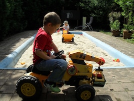 Children’s play area – outdoor