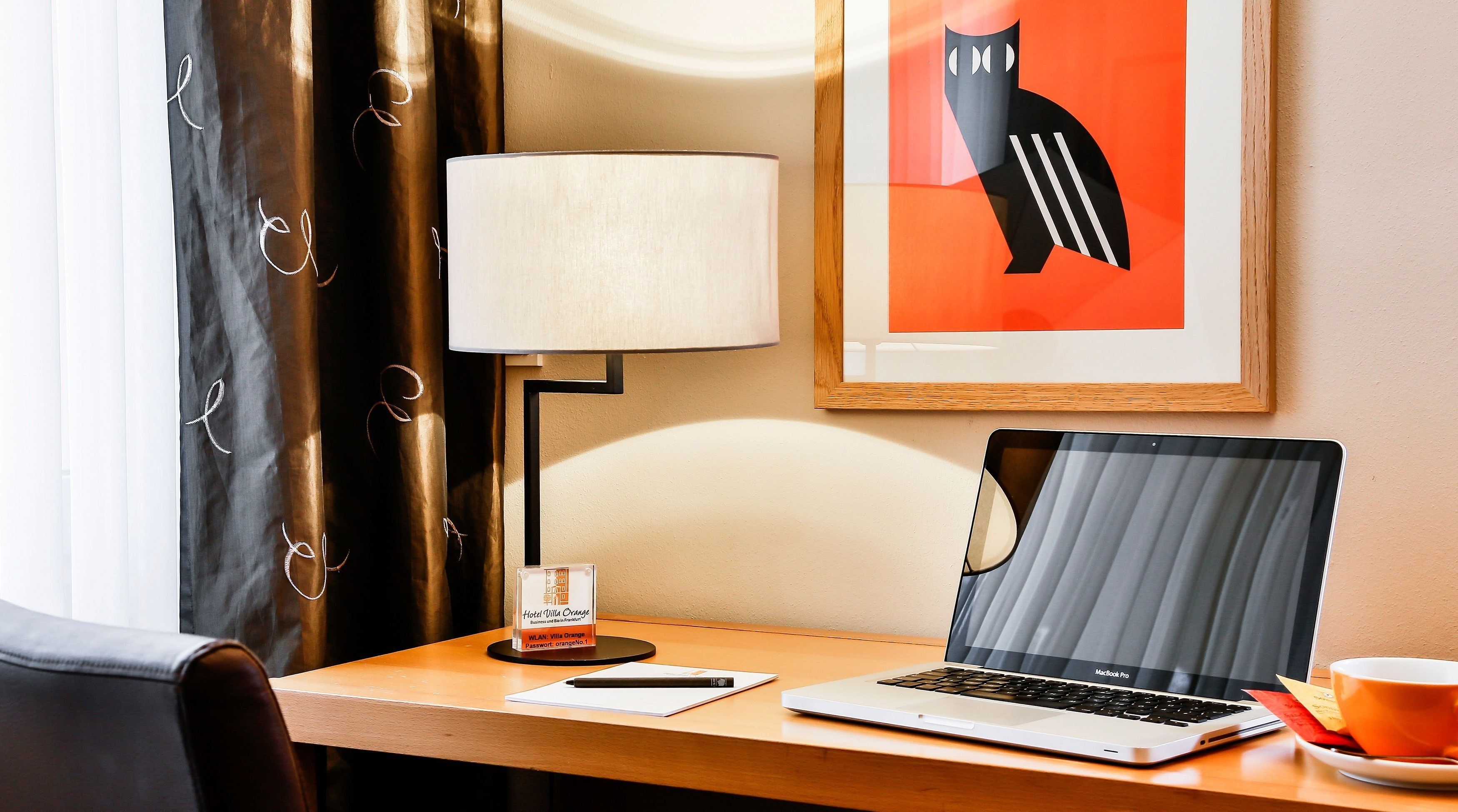 classic single room | in-room business centre