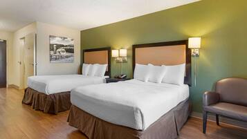 Studio, 2 Double Beds, Non Smoking | Desk, iron/ironing board, free WiFi, bed sheets