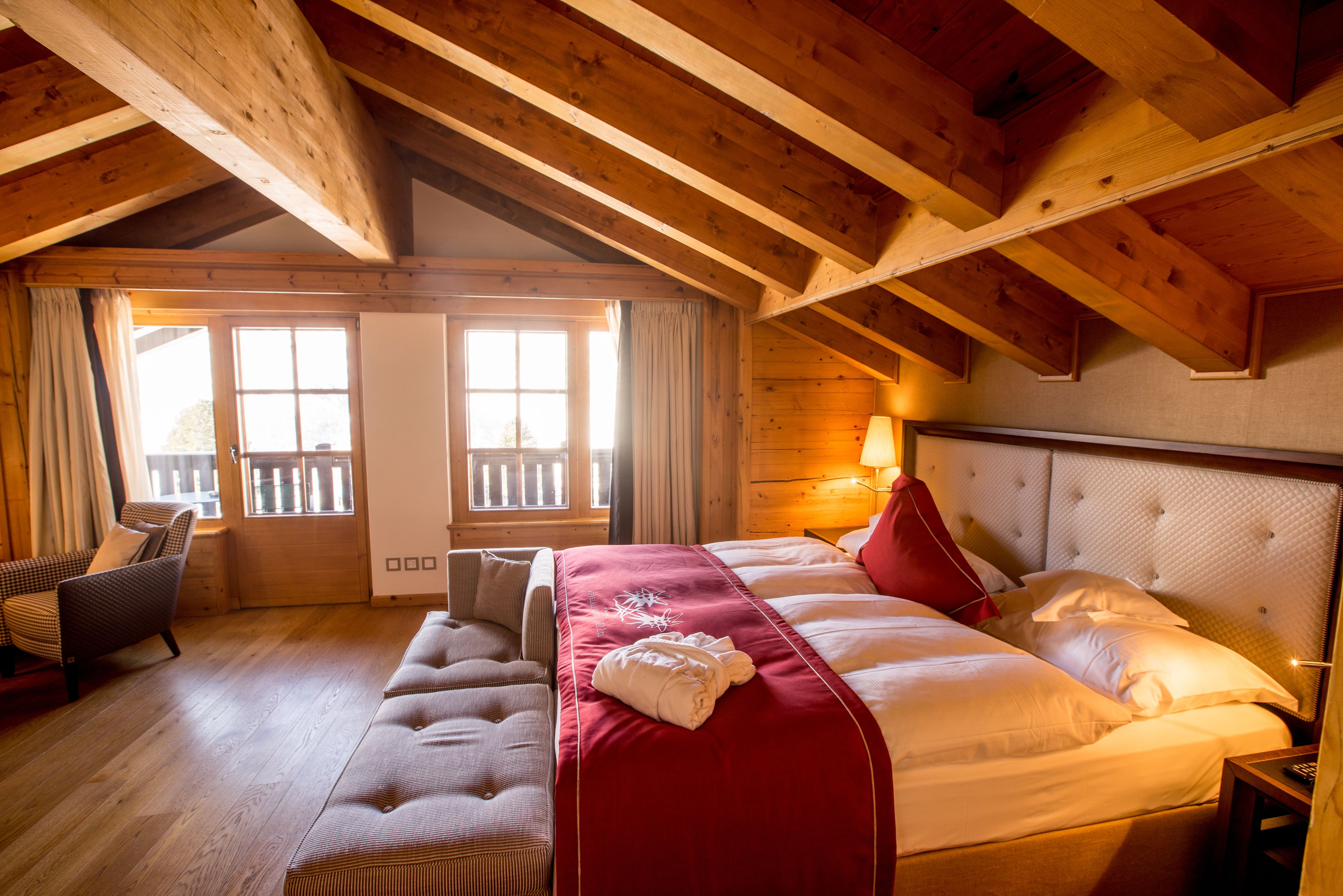 junior suite, balcony, mountain view (chalet - matterhornblick) | premium bedding, minibar, in-room safe, desk