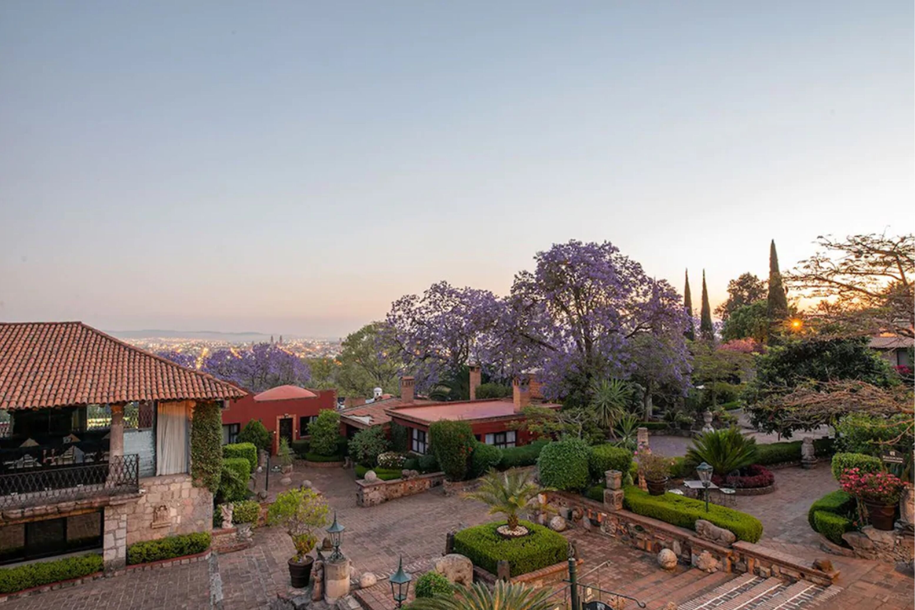 บริเวณภายนอก