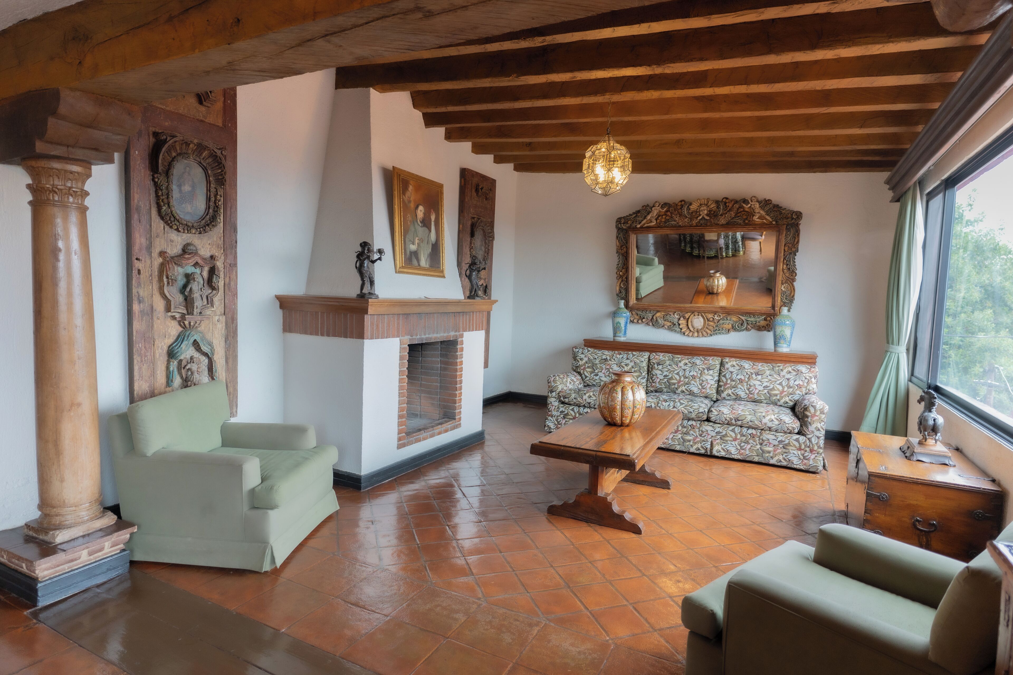 32-inch plasma tv with satellite channels, tv