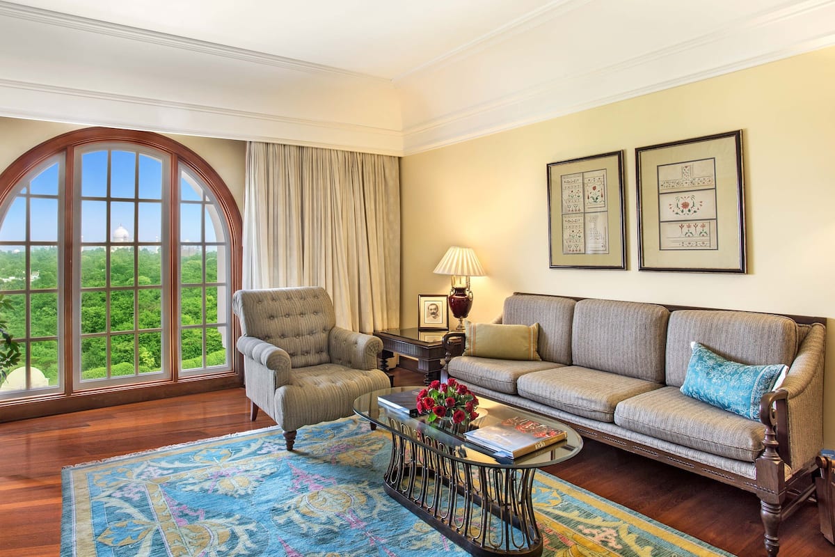 Deluxe Suite | Living room | LCD TV, DVD player