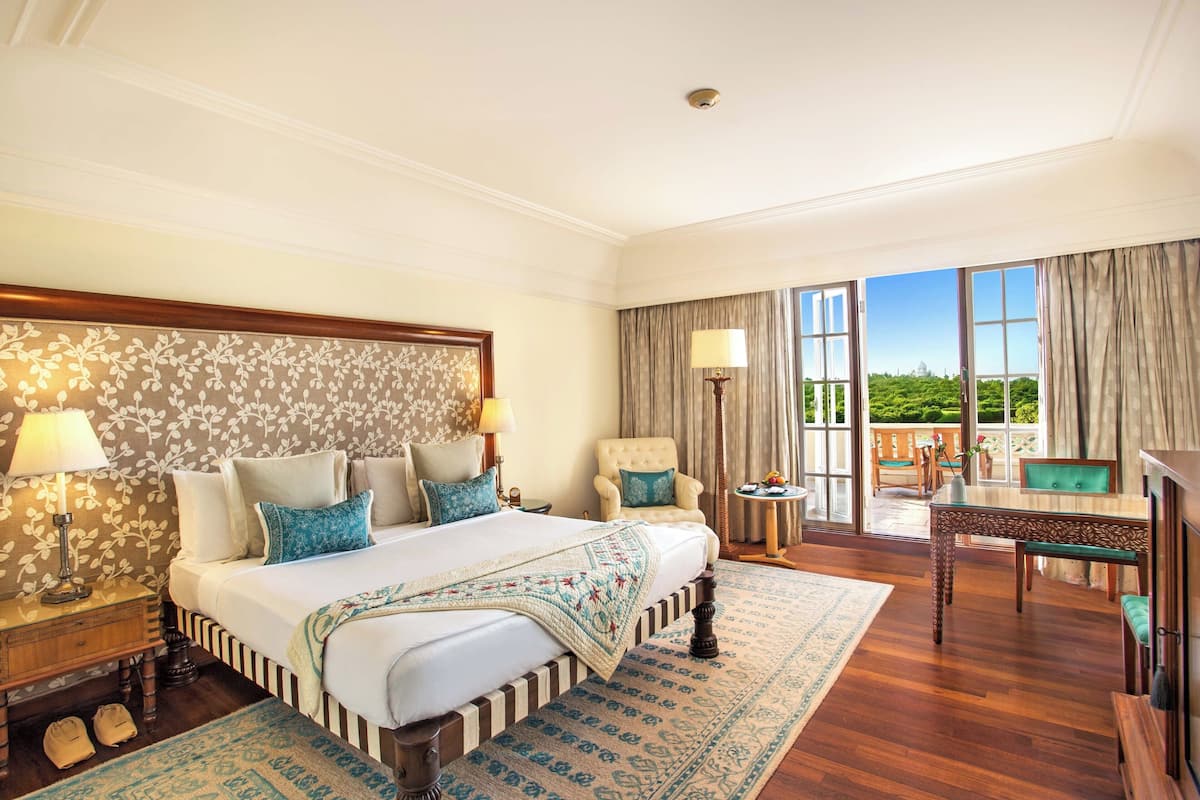 Premier Room, 1 King Bed, Balcony