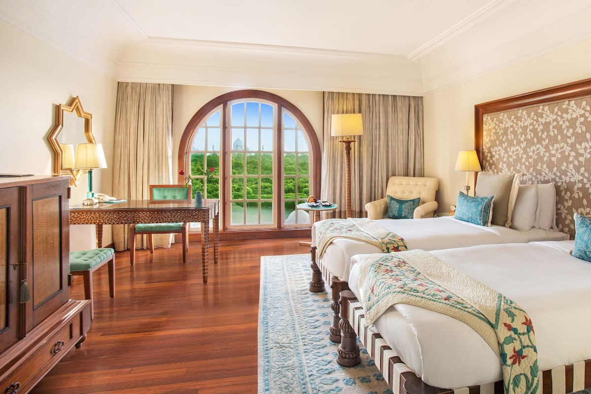 premier room, 1 single bed | premium bedding, minibar, in-room safe, desk