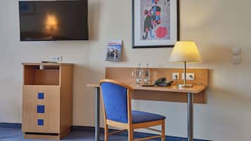 1 bedroom, in-room safe, desk, laptop workspace