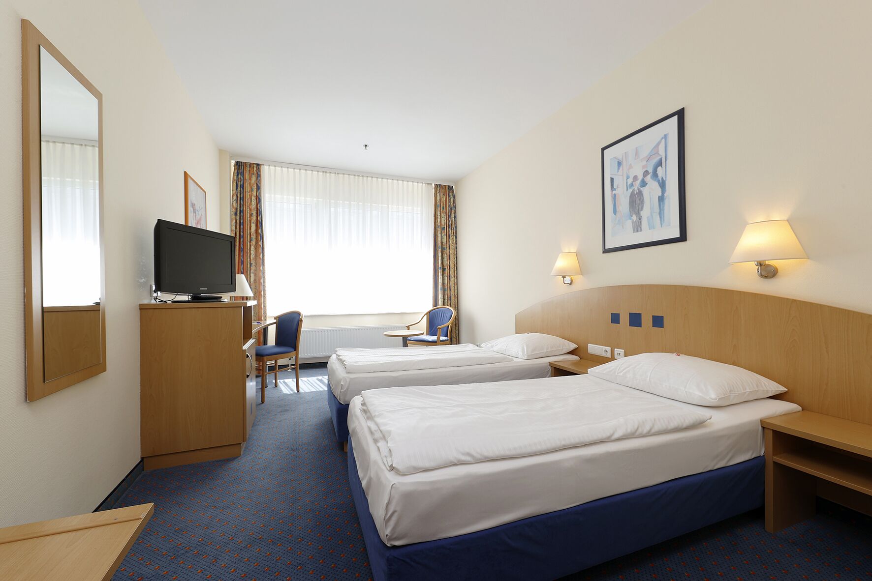 twin room | 1 bedroom, in-room safe, desk, laptop workspace