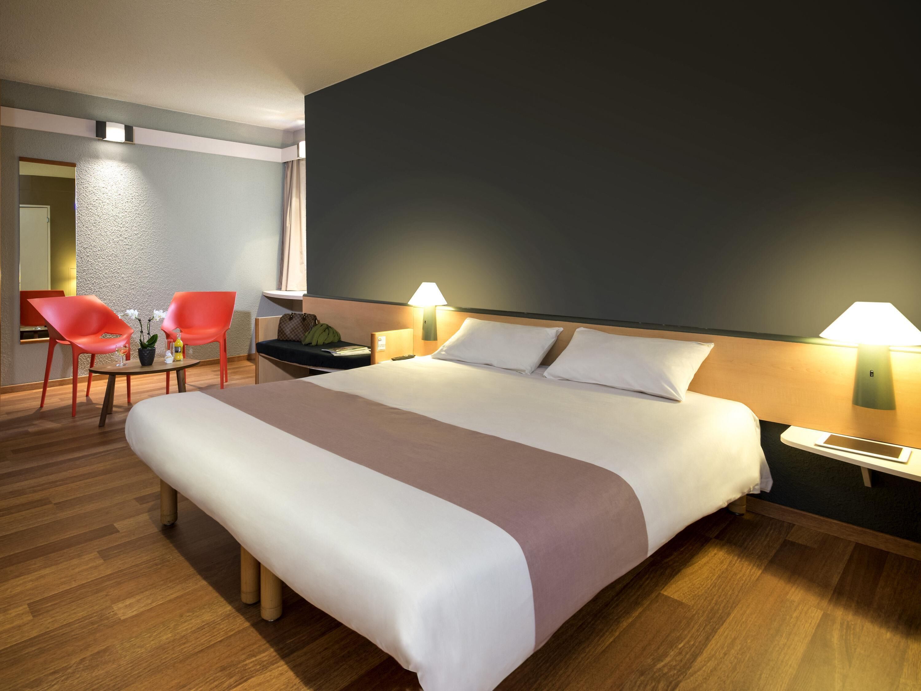 Coffres-forts dans les chambres, bureau, Wi-Fi gratuit, draps fournis
