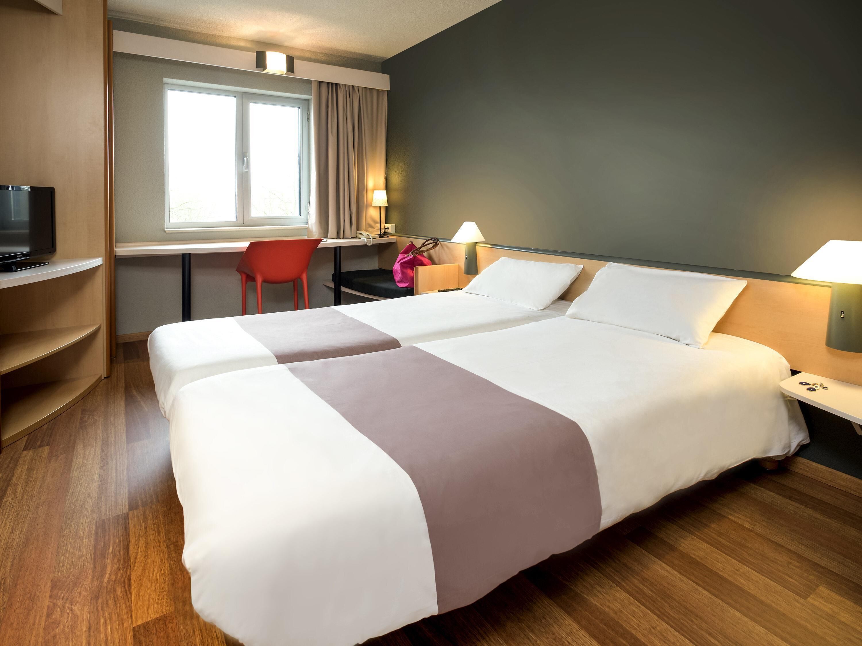 Twin Room, 2 Twin Beds | In-room safe, desk, free WiFi, bed sheets