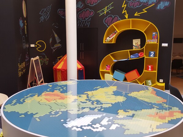 Zona de jocs infantil: coberta