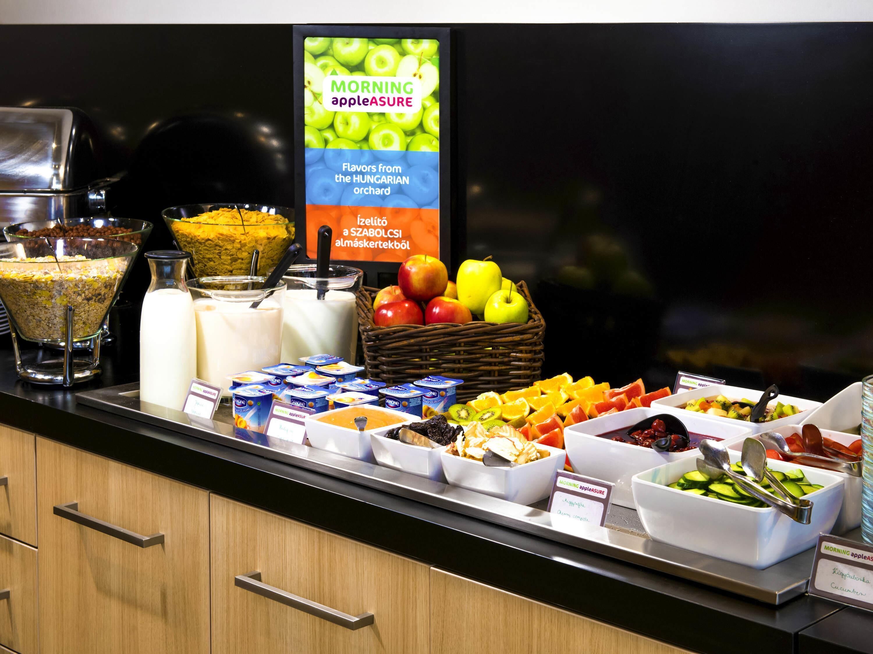 Daily buffet breakfast (HUF 3000 per person)