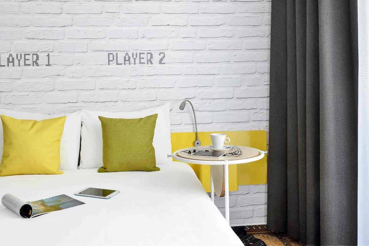 Zimmersafe, Schreibtisch, Verdunkelungsvorhänge, schallisolierte Zimmer