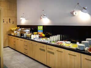Daily buffet breakfast (HUF 3000 per person)