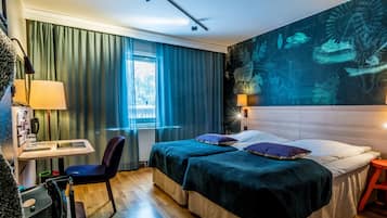 Double or Twin Room | In-room safe, desk, blackout drapes, iron/ironing board