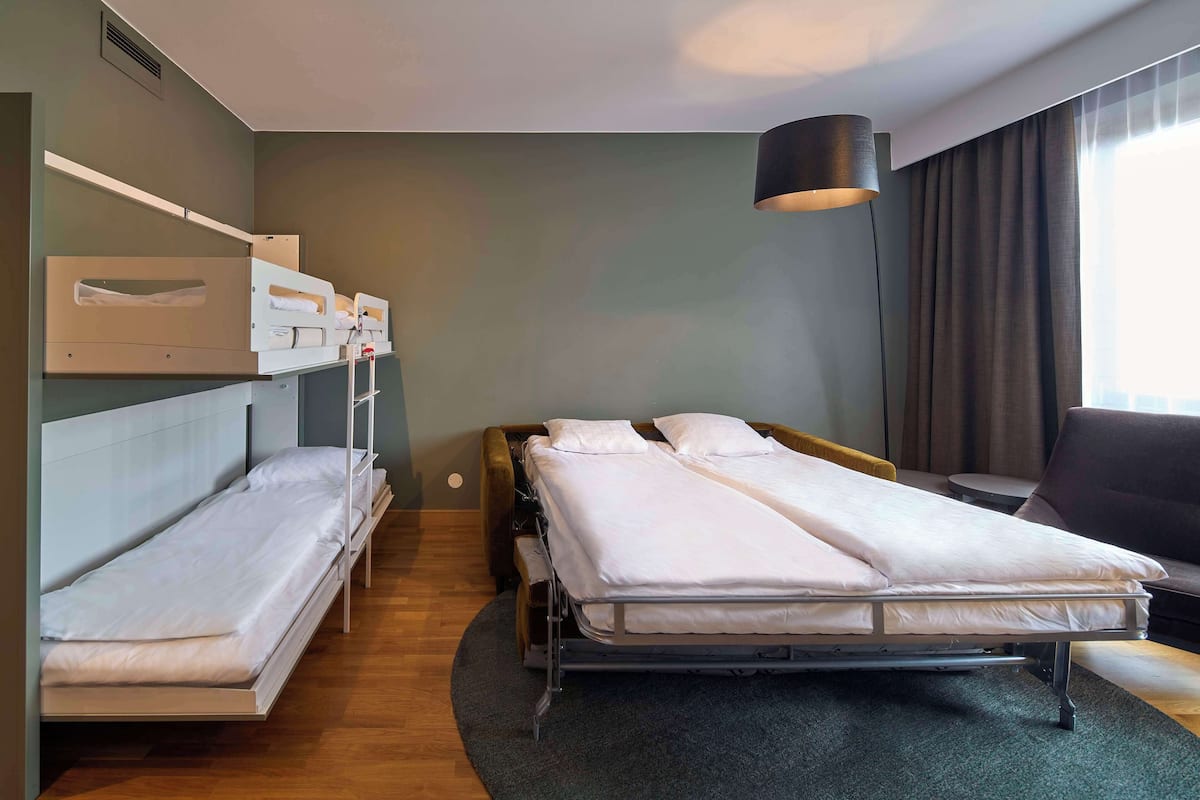 Junior Suite | Desk, iron/ironing board, free WiFi, bed sheets