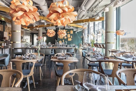 Dinner served, Spanish cuisine