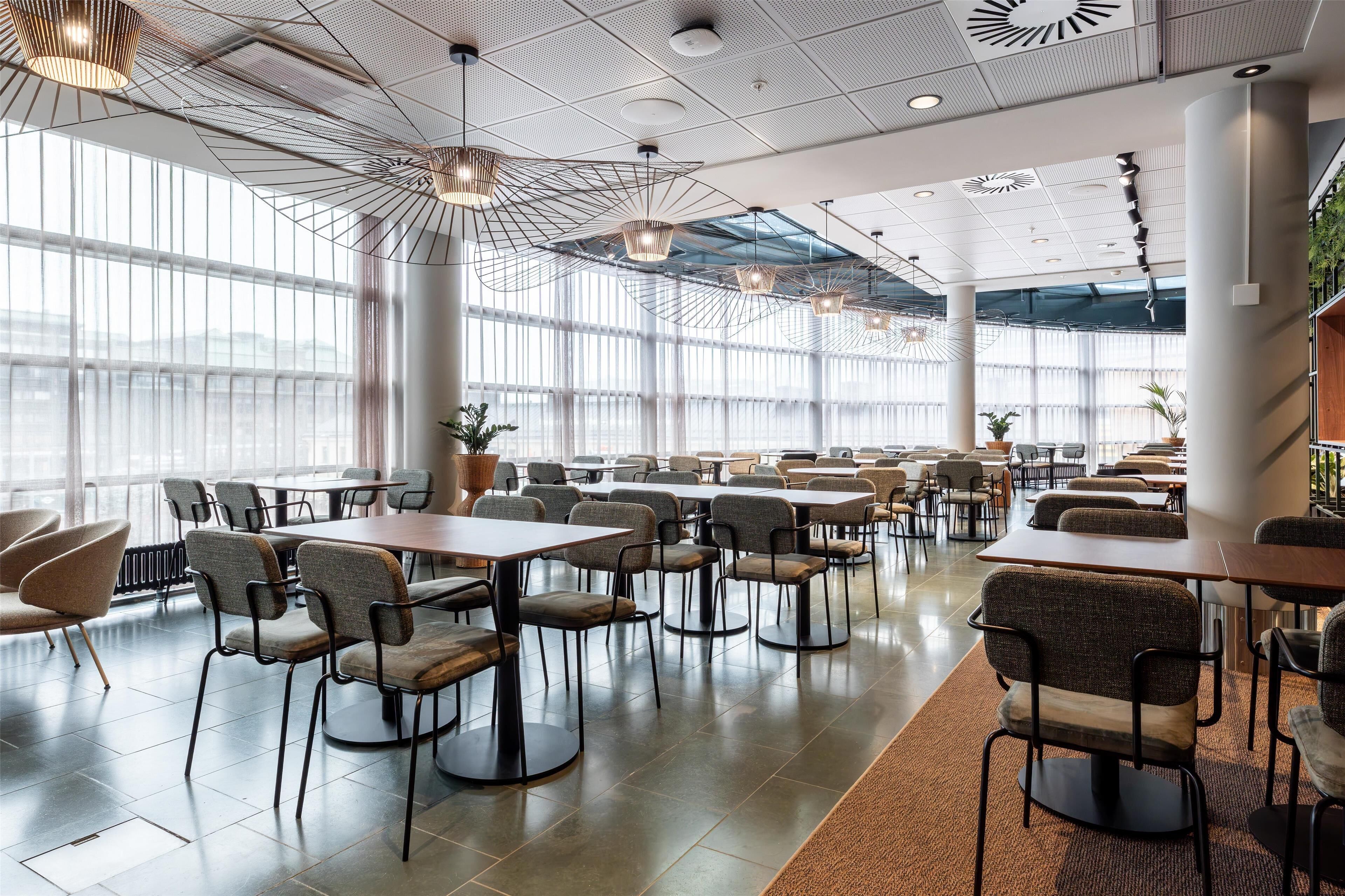 daily buffet breakfast (eur 26 per person)