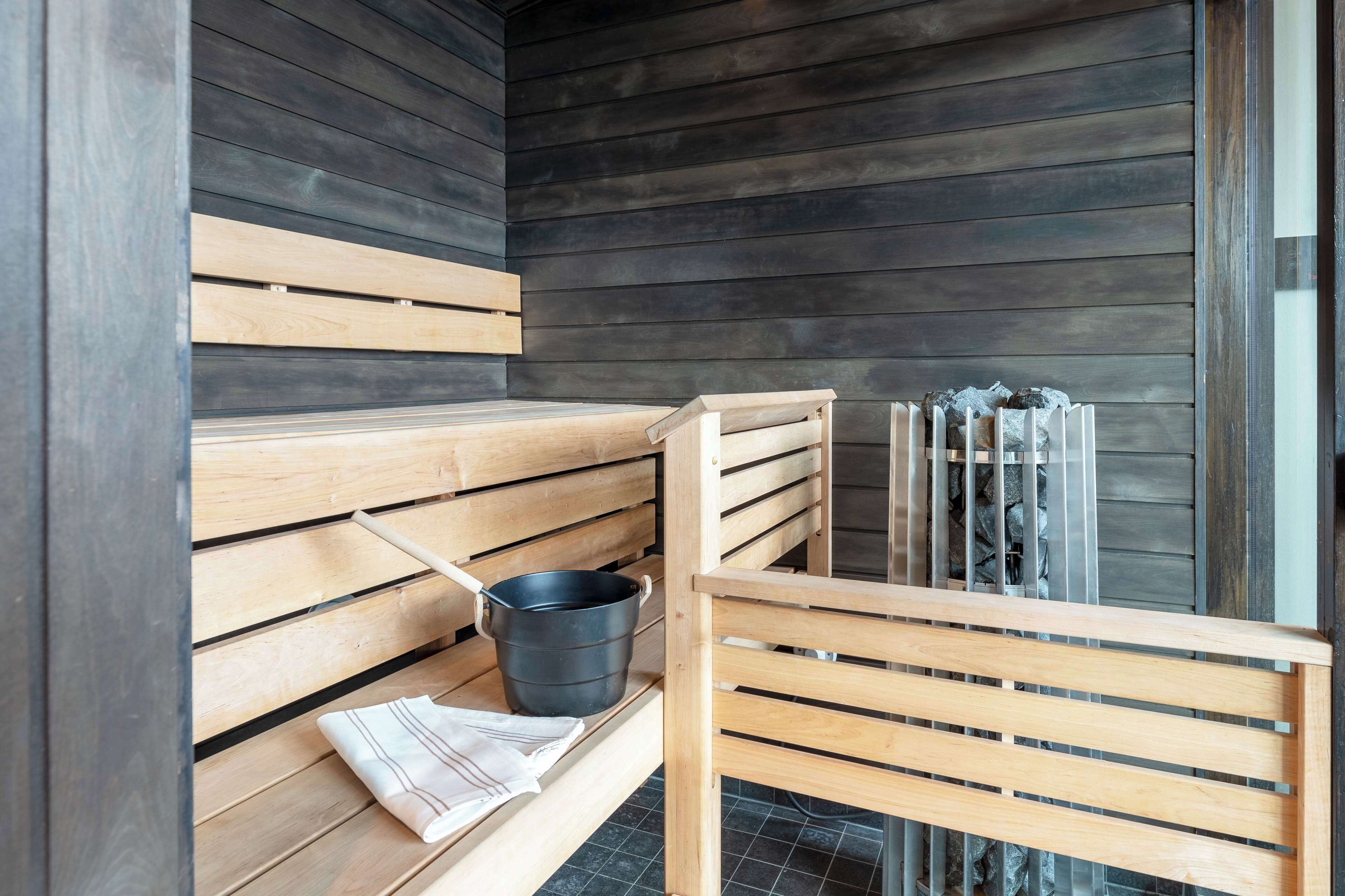 presidential suite | bathroom | free toiletries, hair dryer, bidet, towels