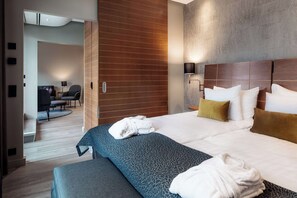 小型套房 | 迷你吧、客房内保险箱、办公桌、熨斗/熨衣板