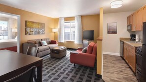 스위트, 침실 2개 | 거실 공간