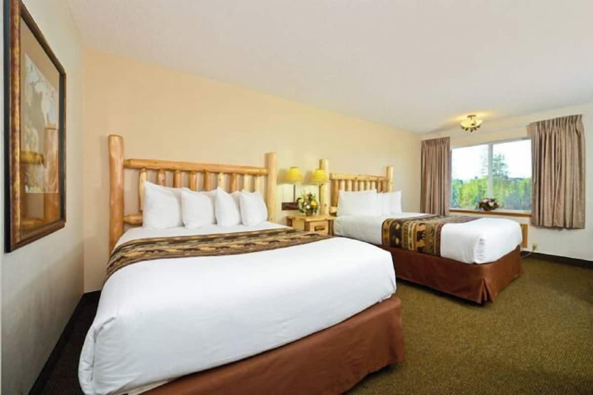 Blackout drapes, iron/ironing board, free WiFi, bed sheets