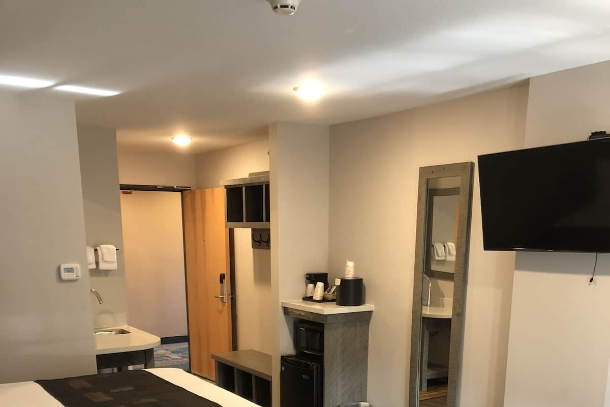 Standard Room, 2 Queen Beds (Two Queen Beds Grizzly Building) | Blackout drapes, iron/ironing board, free WiFi, bed sheets