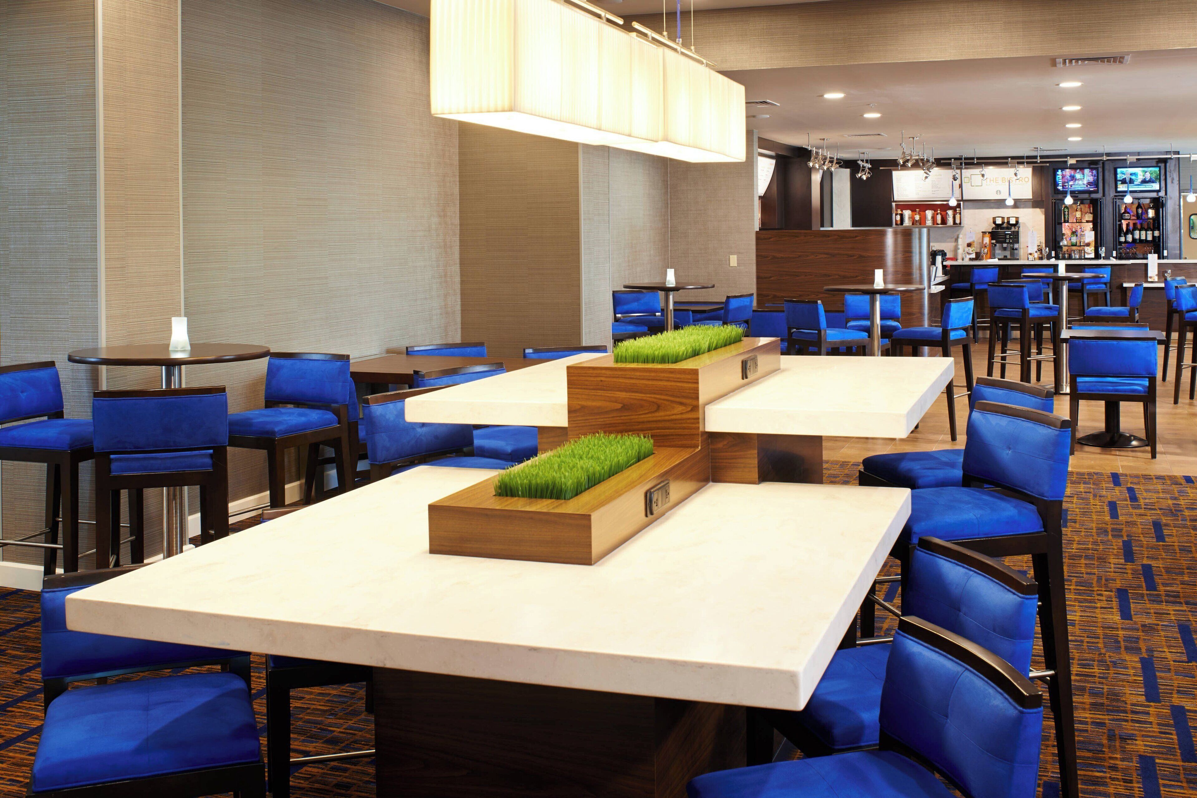 breakfast and dinner served, american cuisine