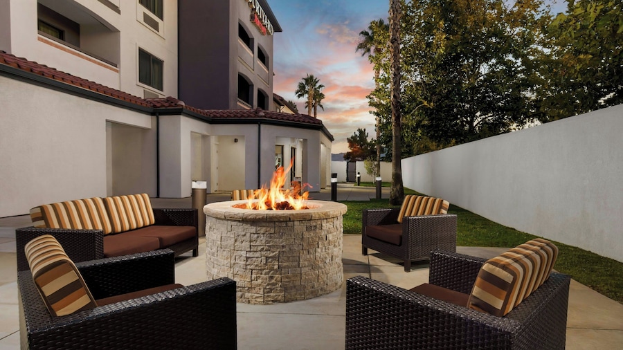 Courtyard Palmdale