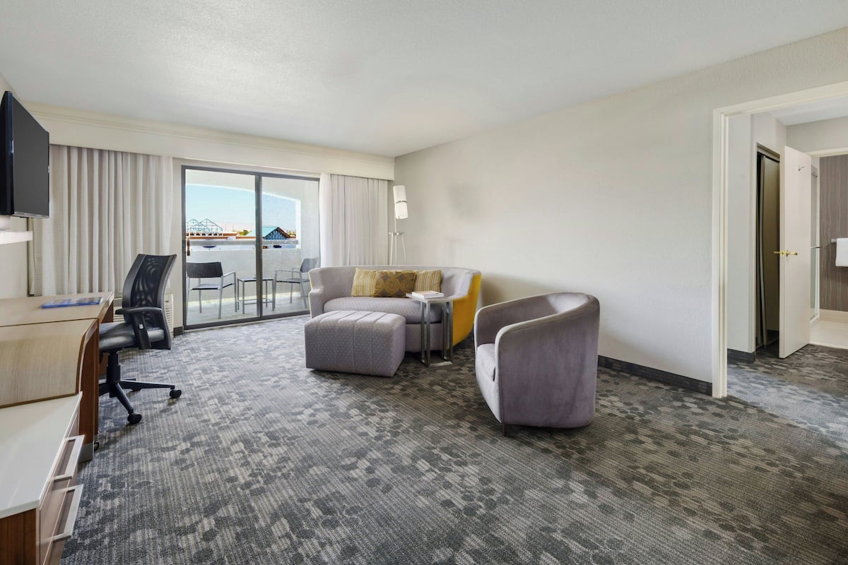 Suite, 1 Bedroom, Non Smoking | 1 bedroom, pillowtop beds, individually decorated