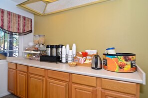 Free daily continental breakfast