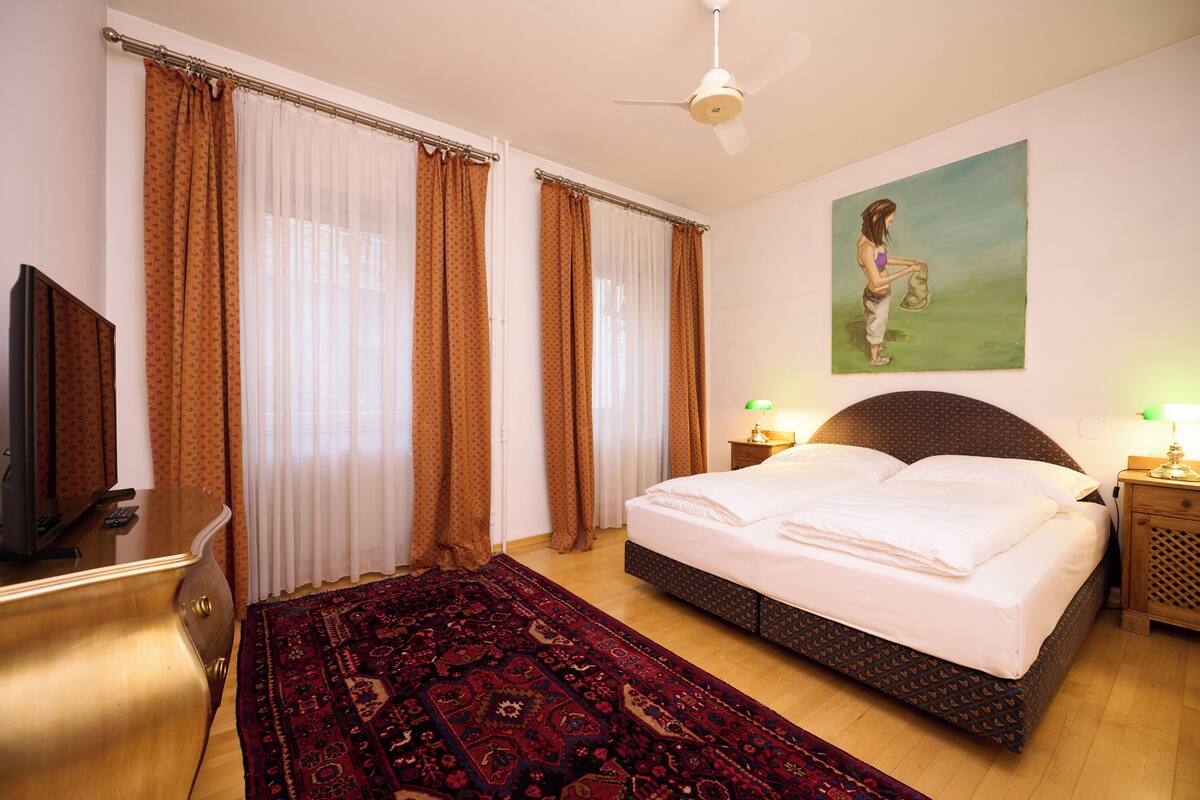 Premium bedding, pillowtop beds, in-room safe, desk