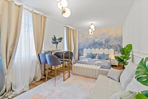 Caja de seguridad en la habitación, wifi gratis y ropa de cama 