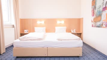 Zimmersafe, kostenloses WLAN, Bettwäsche