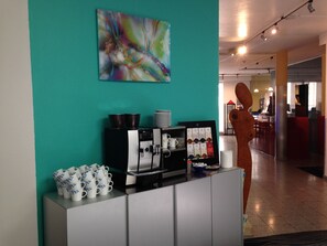 Café da manhã com buffet todos os dias (EUR 9 por pessoa)
