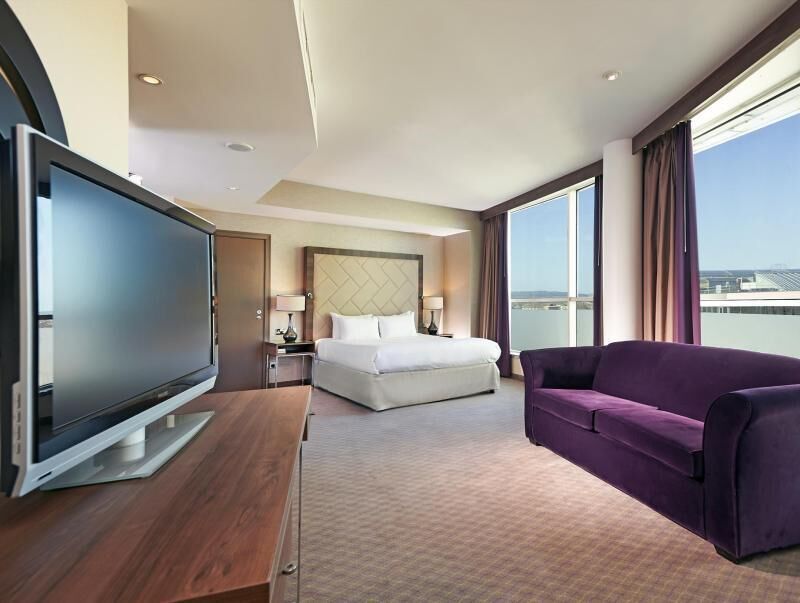 Minibar, in-room safe, desk, laptop workspace