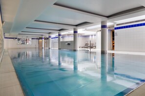 Indoor pool, open 7:00 AM to 8:00 PM, lifeguards on site - Hilton Cardiff (Cardiff)