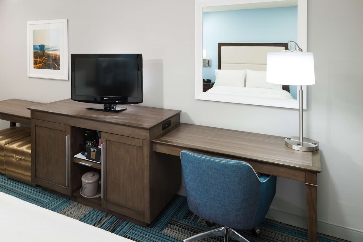 1 bedroom, premium bedding, pillowtop beds, desk