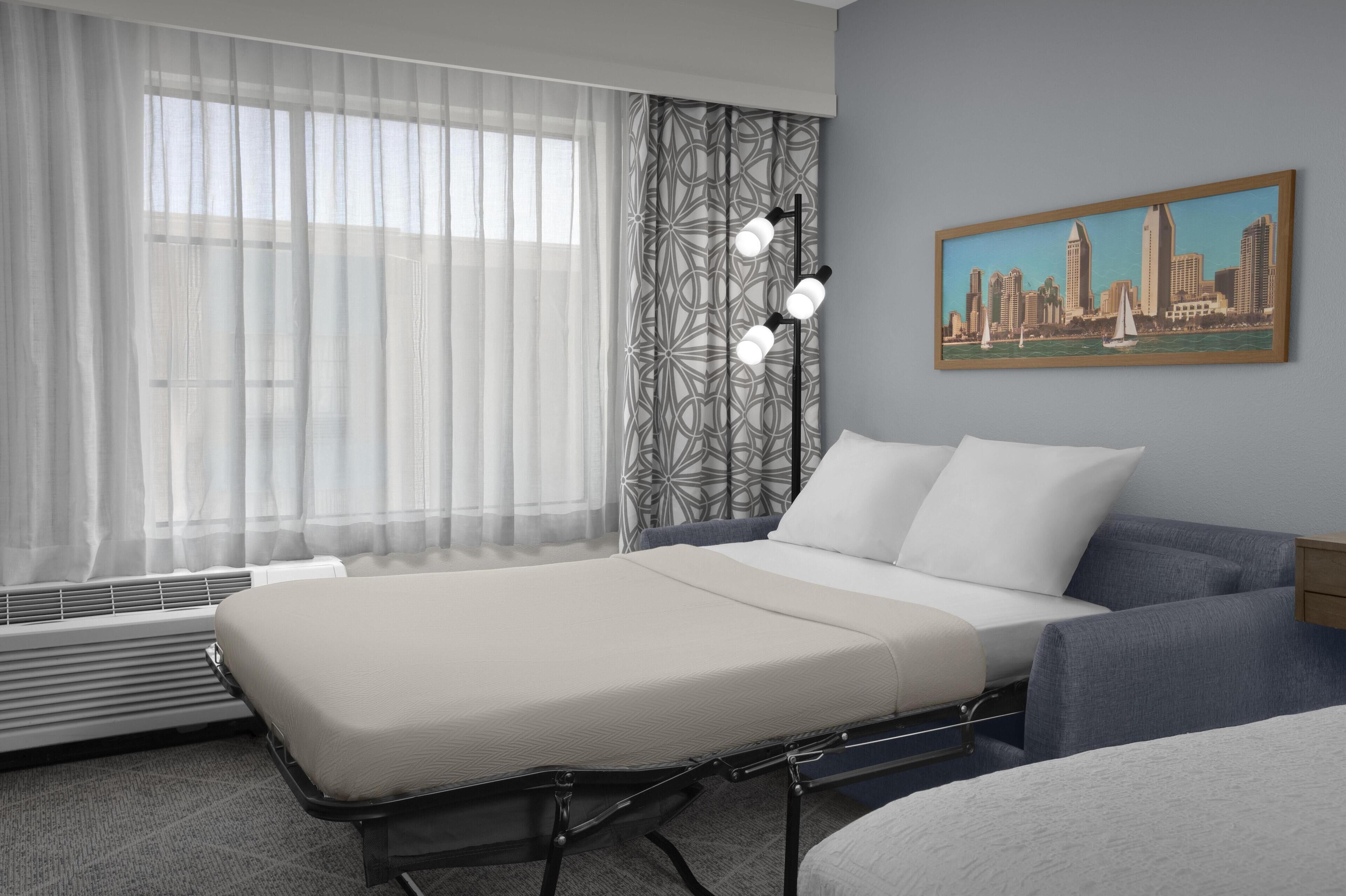 Room, 1 King Bed with Sofa bed, Non Smoking (Study) | Living area | 32-inch LCD TV with premium channels, TV