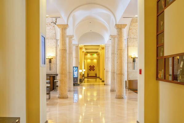 Lobby - InterContinental Tegucigalpa at Multiplaza Mall by IHG (Tegucigalpa)